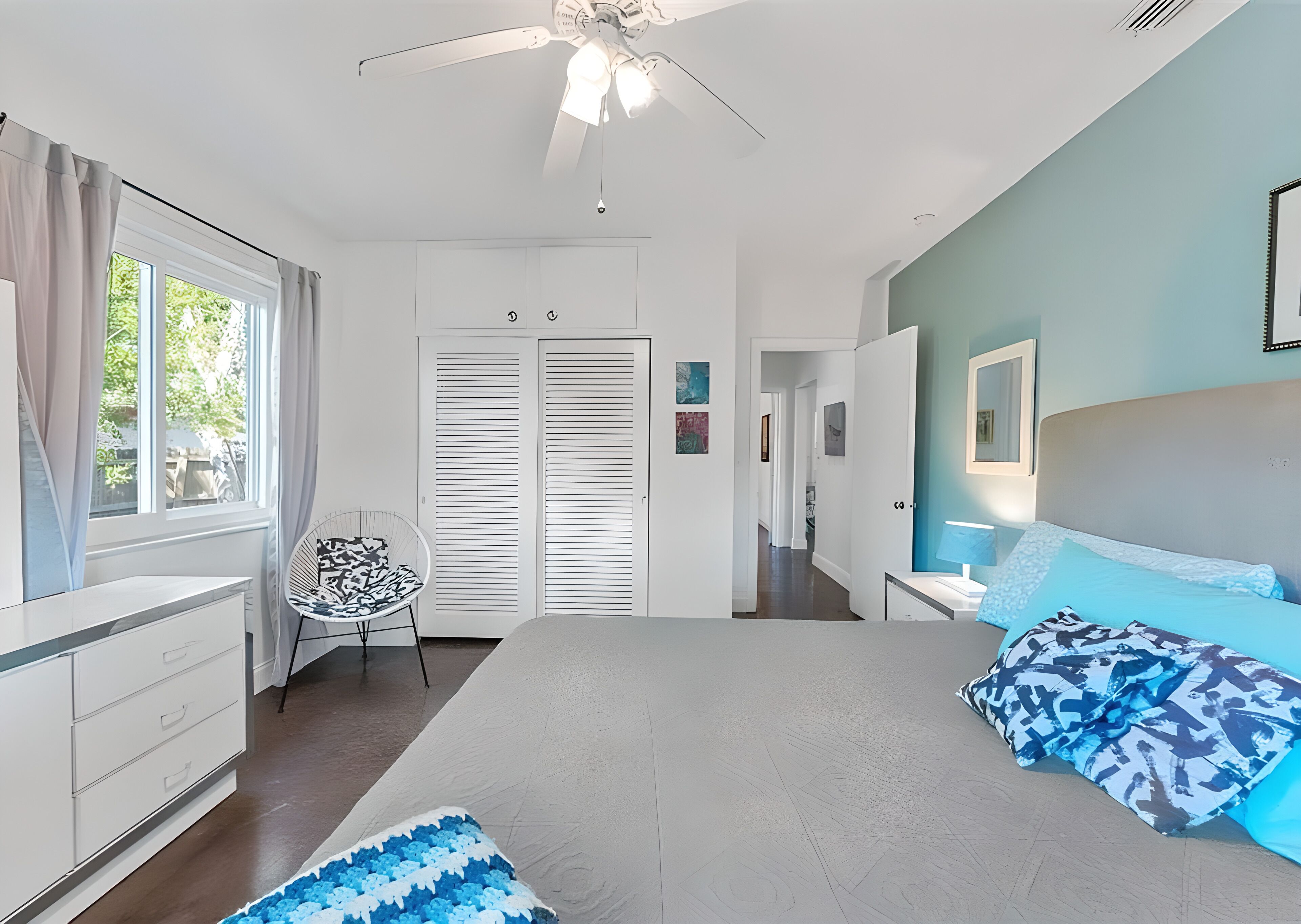 2 chambres, bureau, accès au Wi-Fi (inclus), literie fournie