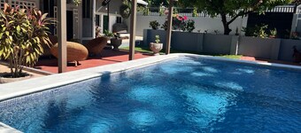 House 2 min walk to beach, surfing and ocean side restaurant
