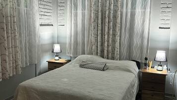 4 bedrooms, free WiFi, bed sheets