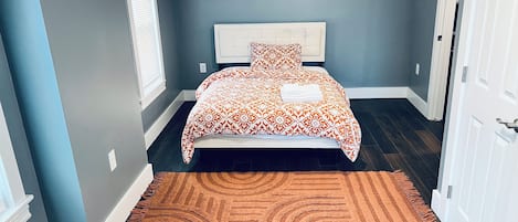 Bügeleisen/Bügelbrett, Internetzugang, Bettwäsche