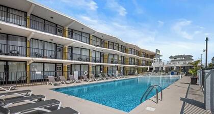 2-Bedroom First Floor Condo Two Blocks From Beach in North Wildwood. 2 Parking