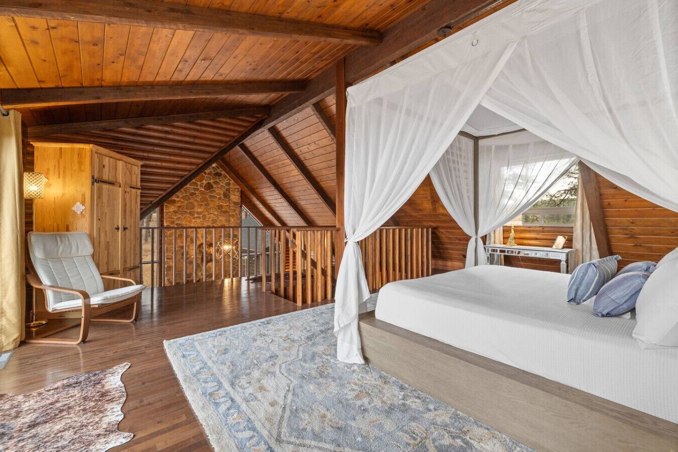 Fer et planche à repasser, lit parapluie, Wi-Fi, draps fournis