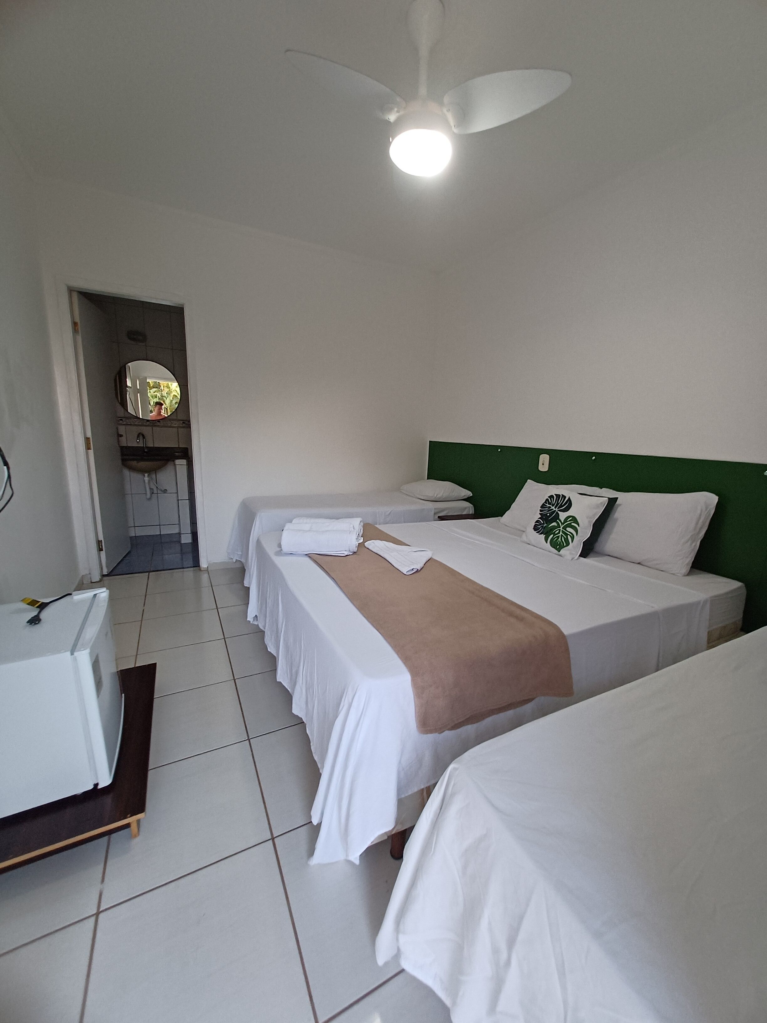 Pengeskab på værelset, skrivebord, gratis Wi-Fi