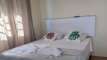 Una cassaforte in camera, una scrivania, Wi-Fi gratuito