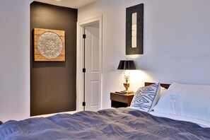 3 bedrooms, desk, free WiFi, bed sheets - Summit House on George | Renovated | 5 Mins to K-1 | Lift & Rental Deals (Killington)