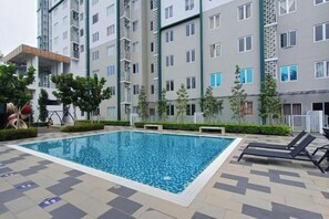 Outdoor pool - 01-Airport-Sepang-KLIA-3Bedroom-XiamenUni-Mitsui-Wifi-Pool (Dengkil)