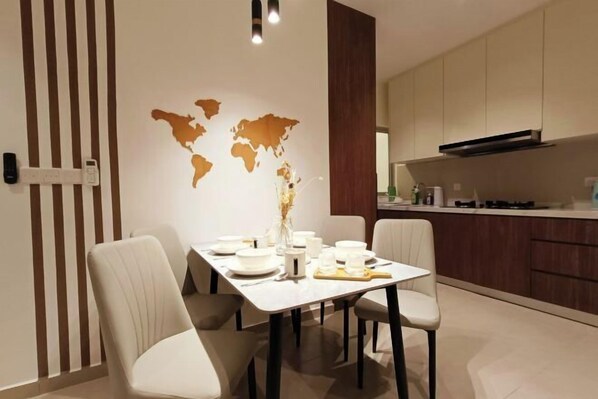 Restaurant - 01-Airport-Sepang-KLIA-3Bedroom-XiamenUni-Mitsui-Wifi-Pool (Dengkil)