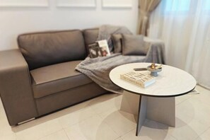 Living area - 01-Airport-Sepang-KLIA-3Bedroom-XiamenUni-Mitsui-Wifi-Pool (Dengkil)