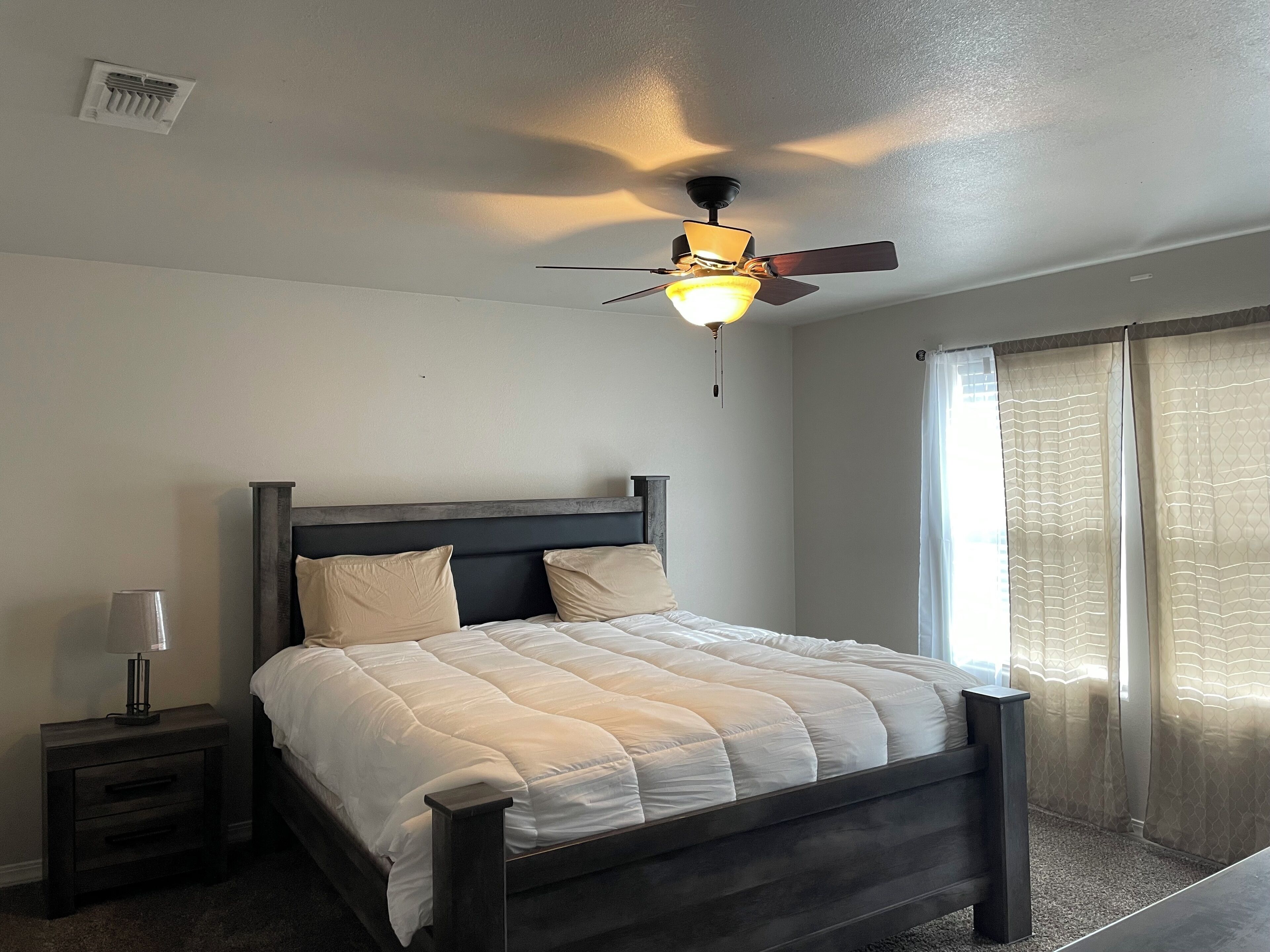 3 bedrooms, iron/ironing board, free WiFi