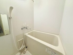Shower, hair dryer, bidet, towels - Kinshicho Station, sightseeing area ・Near Tokyo Skytree and Asakusa, sightseeing area ・Direct access to airport (墨田区太平2－9－5)