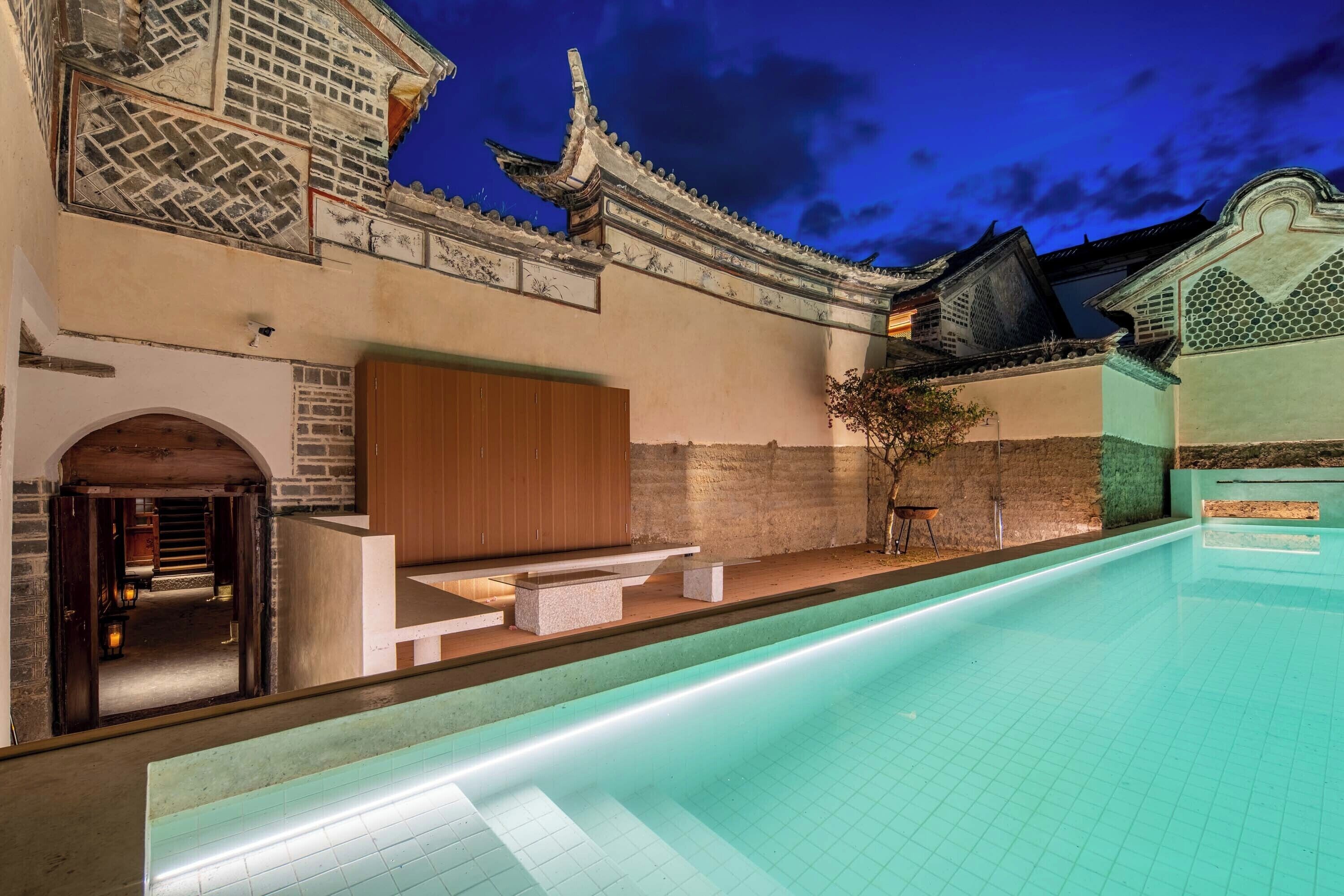 Seasonal outdoor pool