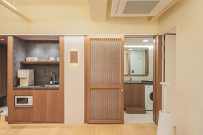 [Hansuite Seoul] Myeongdong - premium Suite (for7) 401 | Private kitchen