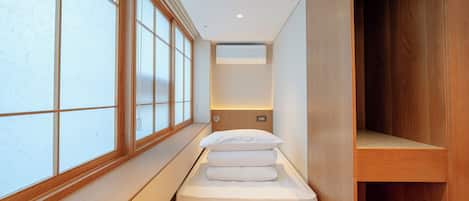 Suite familiale, vue sur la ville | Coffre-fort, accĂšs au Wi-Fi (inclus)