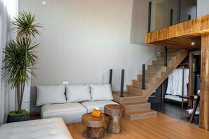 Cortinas blackout, tabla de planchar con plancha y wifi gratis 