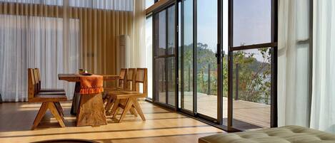 Luksus-hus - søudsigt | Mørklægningsgardiner, strygejern/strygebræt, gratis Wi-Fi, sengetøj