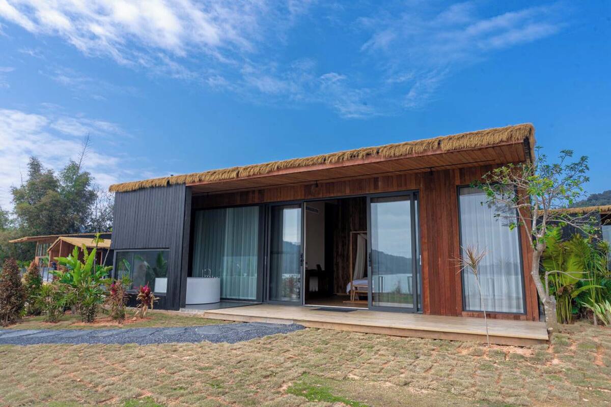 Superior-chalet, järvinäköala | Pimennysverhot, silitysrauta/-lauta, ilmainen Wi-Fi, vuodevaatteet
