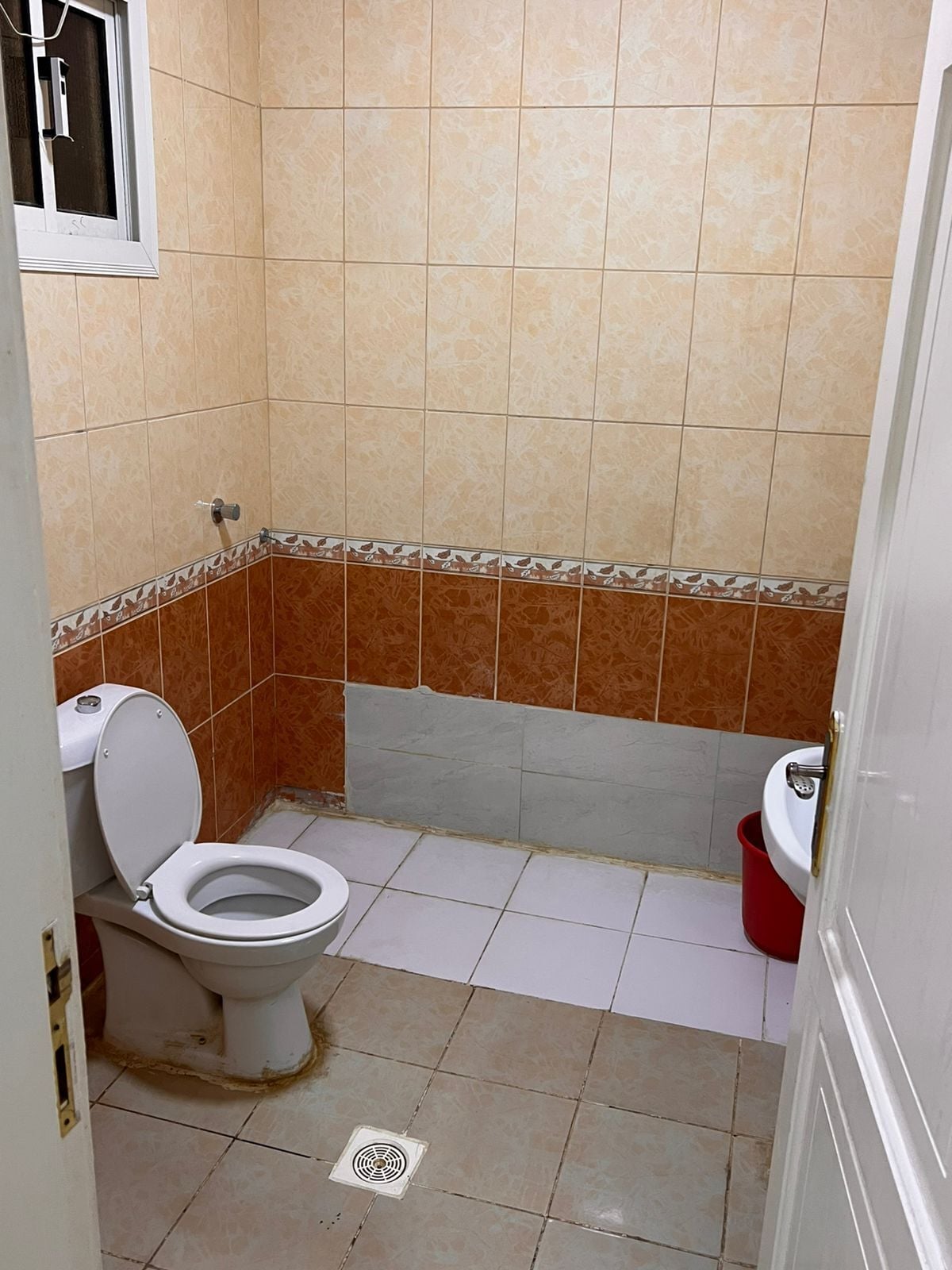 石鹸、シャンプー、トイレットペーパー