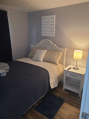 4 bedrooms, iron/ironing board, free WiFi, bed sheets - Spacious 4-bedroom house in serene Charlotte with AC (Charlotte)