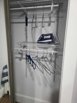 Miscellaneous - Spacious 4-bedroom house in serene Charlotte with AC (Charlotte)