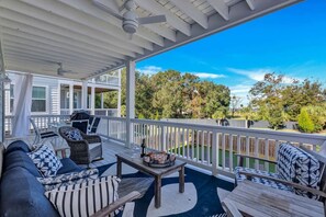 Terrace/patio - Hilton Head Coastal Compound | Pool Putting Green (Hilton Head Island)