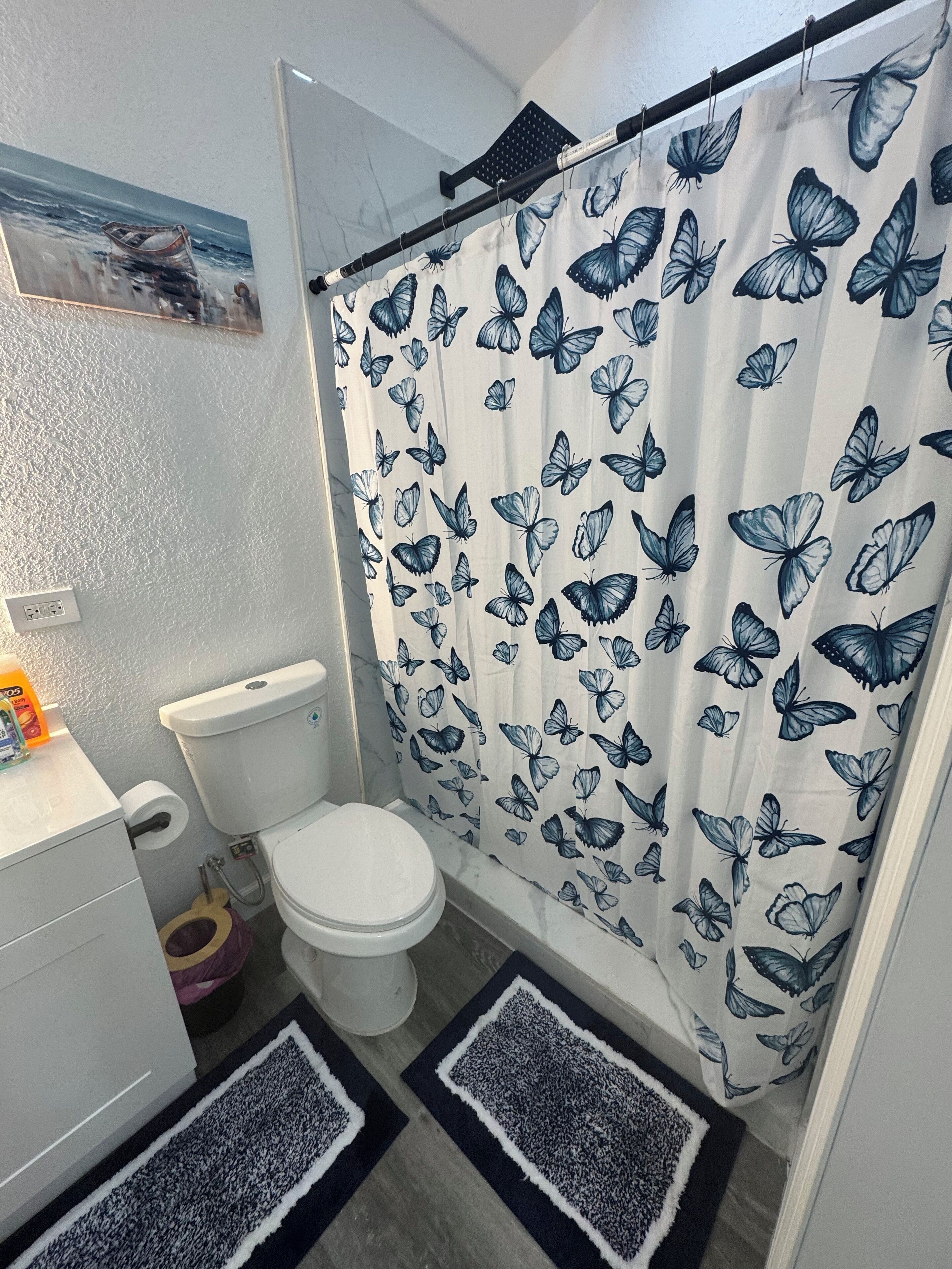 Toallas, jabón, papel higiénico