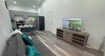 Crystal River Retreat -UnitB