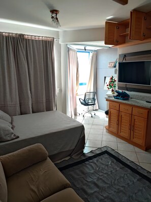 1 bedroom, desk, iron/ironing board, free WiFi - Loft 300 meters from the beach. (Laguna)