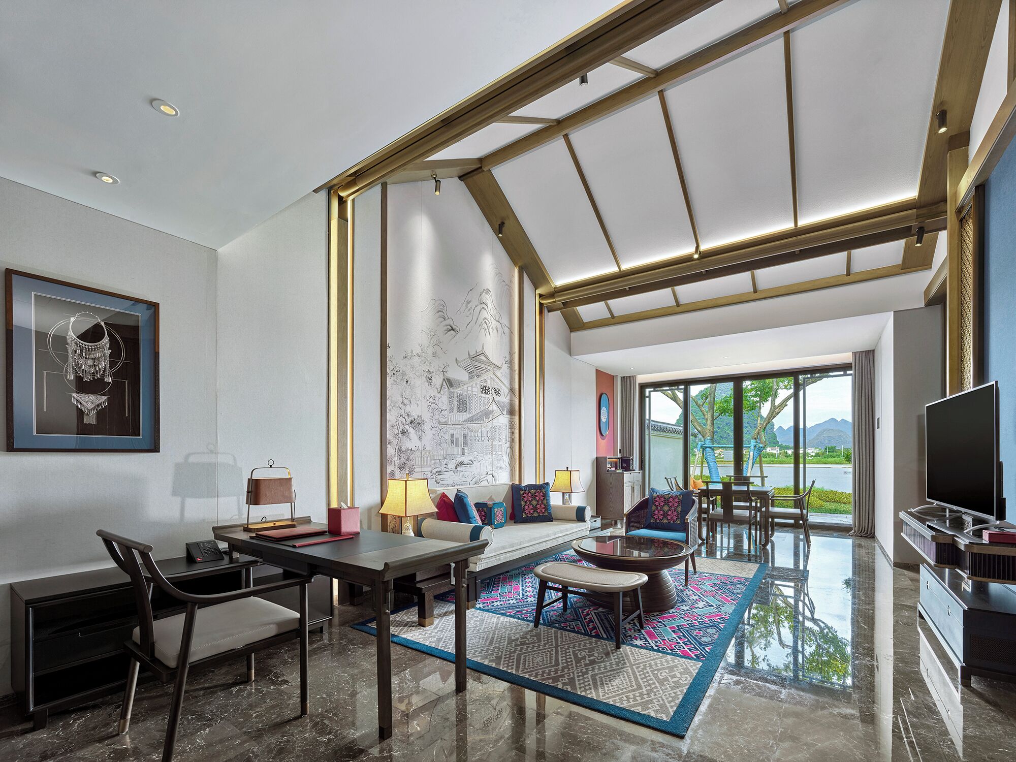 デスク、WiFi (無料)