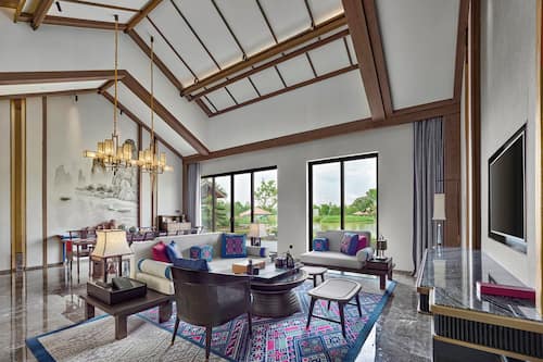 Lakeview Courtyard Terrace Triple Bedroom Villa | Down comforters, minibar, in-room safe, desk