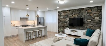 Modern 1BR / Free Parking / Comfortable Stay