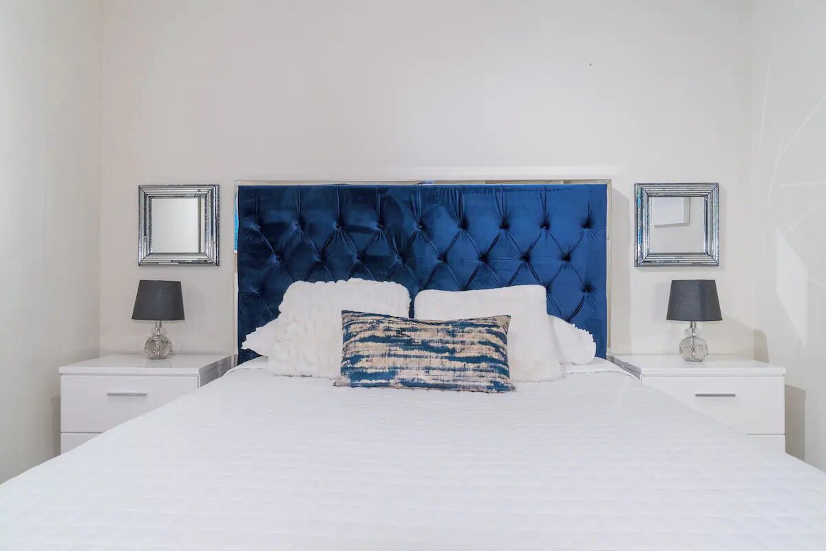 3 chambres, coffre-fort, bureau, fer et planche à repasser