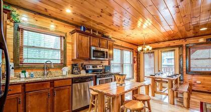 Spacious 5-bedroom cabin in Gatlinburg with Fireplace,Hot tub,Theater,Game-Room