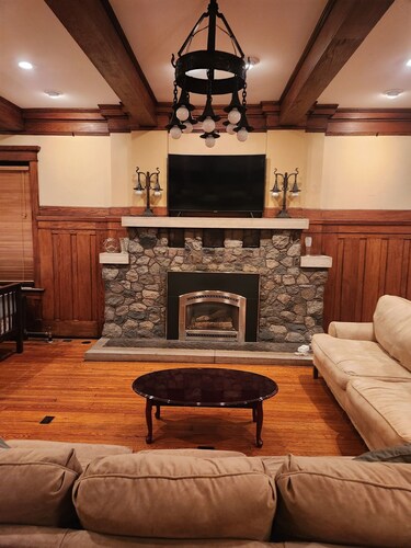 Welcoming 4-bedroom house with steam heat and gas fireplace in charming Danville