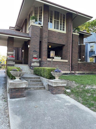 Welcoming 4-bedroom house with steam heat and gas fireplace in charming Danville