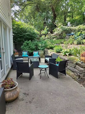 Terrace/patio - Crescent Hill near downtown (Louisville)