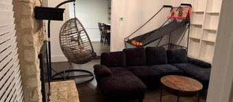 Serene 3-bedroom house with AC in delightful Round Rock near Domain