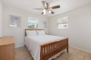 Bed sheets - Oceanside Escape |Steps to Beach & Rocket Launches (Cape Canaveral)