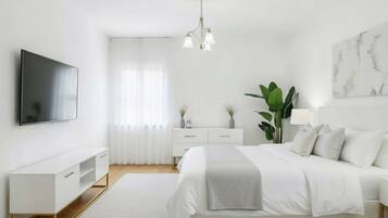 3 bedrooms, iron/ironing board, travel crib, free WiFi