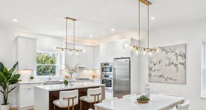 NYC Luxury Retreat - King Bed - Free Parking - Sleeps 16