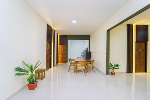 Dining room - Semenrante Living by ARBA (Surakarta)