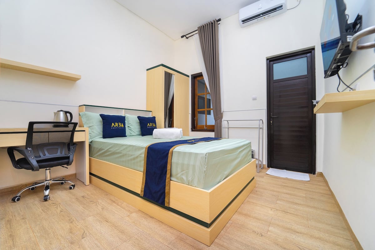 Standard Double Room | Desk, laptop workspace, free WiFi