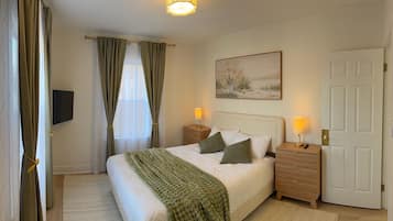 Iron/ironing board, WiFi, bed sheets