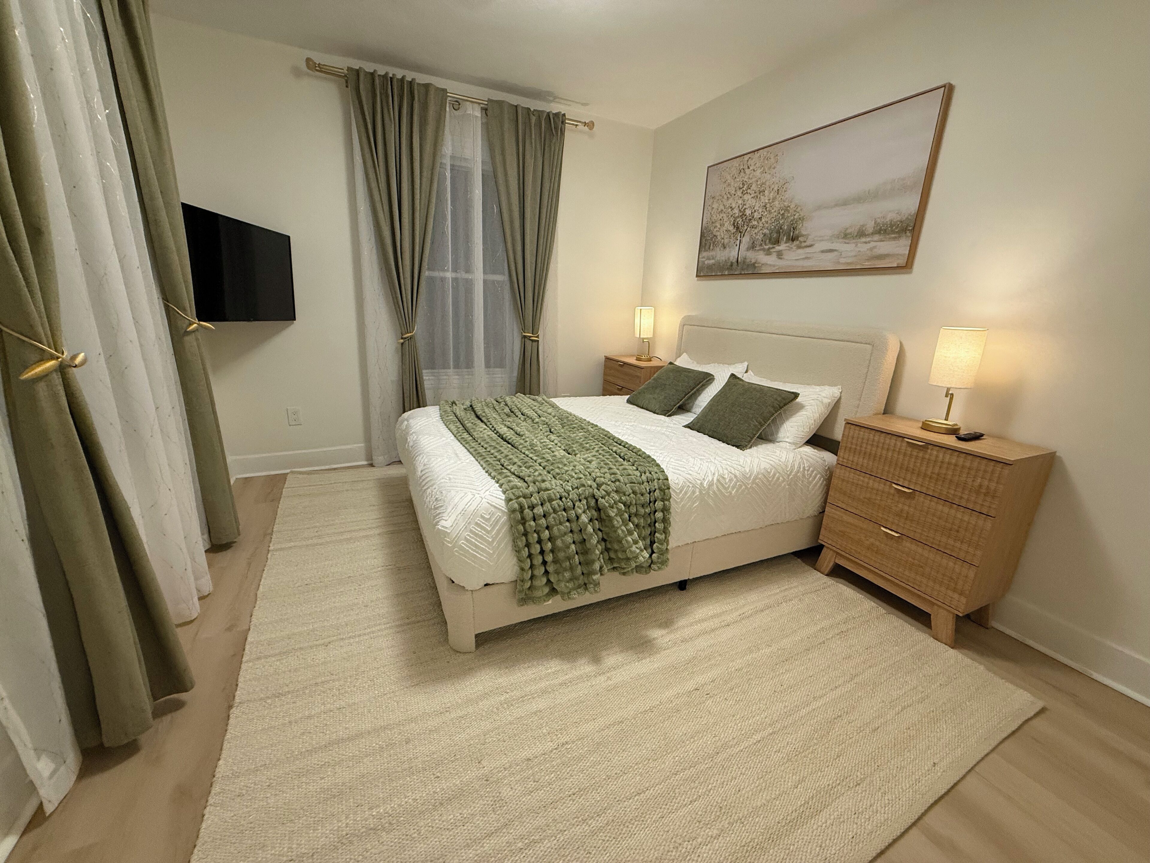 Iron/ironing board, WiFi, bed sheets