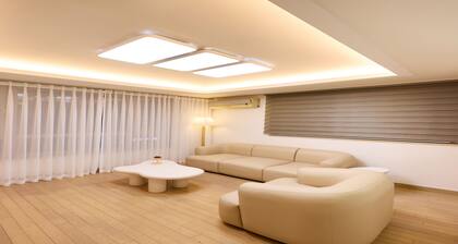 Perfect Family Stay | 3BR · 2Bath in Daechi, Gangnam