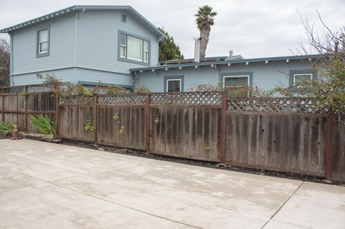 Newly Renovated 3BR Sun-Drenched Flat in Oakland. Central to SF and Berkeley