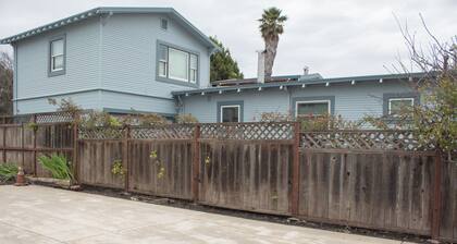 Newly Renovated 3BR Sun-Drenched Flat in Oakland. Central to SF and Berkeley
