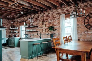 Dining - Twinbricks Railhouse off Route 66 (Bourbon)