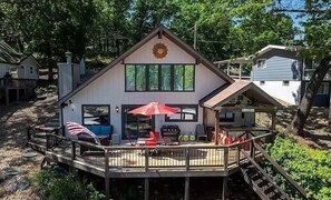 Exterior - 4 Beds 2.5 Baths Sleeps 11; Lakeview, Private Dock, Sunrise Beach (Sunrise Beach)