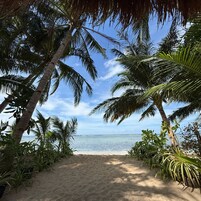 独特客房, 1 张特大床, 海景 | 沙滩/海景