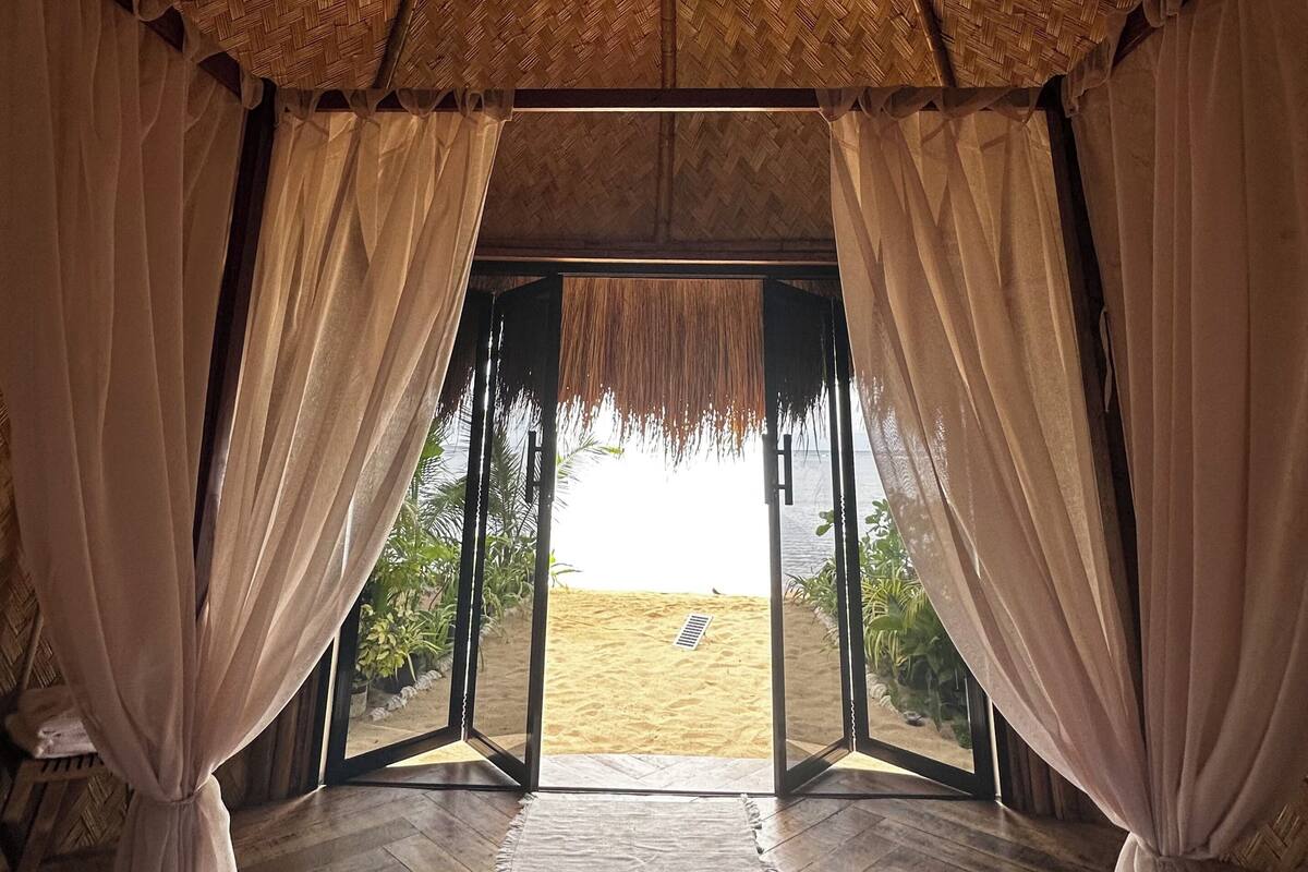 Cabana 1 (All Inclusive) | Egyptian cotton sheets, premium bedding, desk, laptop workspace